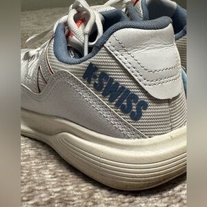 K-SWISS TURA TEAM WOMEN Pickleball Shoes 
WHITE/FADED DENIM/DUBARRY Size